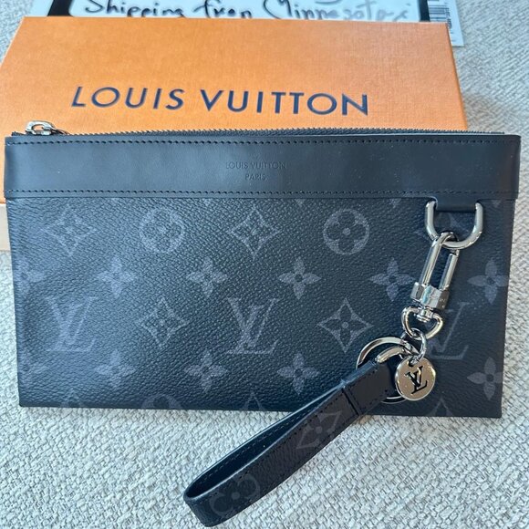 LOUIS VUITTON Monogram Eclipse Discovery Pochette/Dragonne Bag Charm/Key Holder - Picture 1 of 12